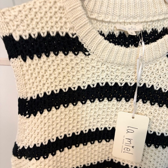 LA MIEL Black and White Striped Knit Top nwt small - Picture 2 of 2